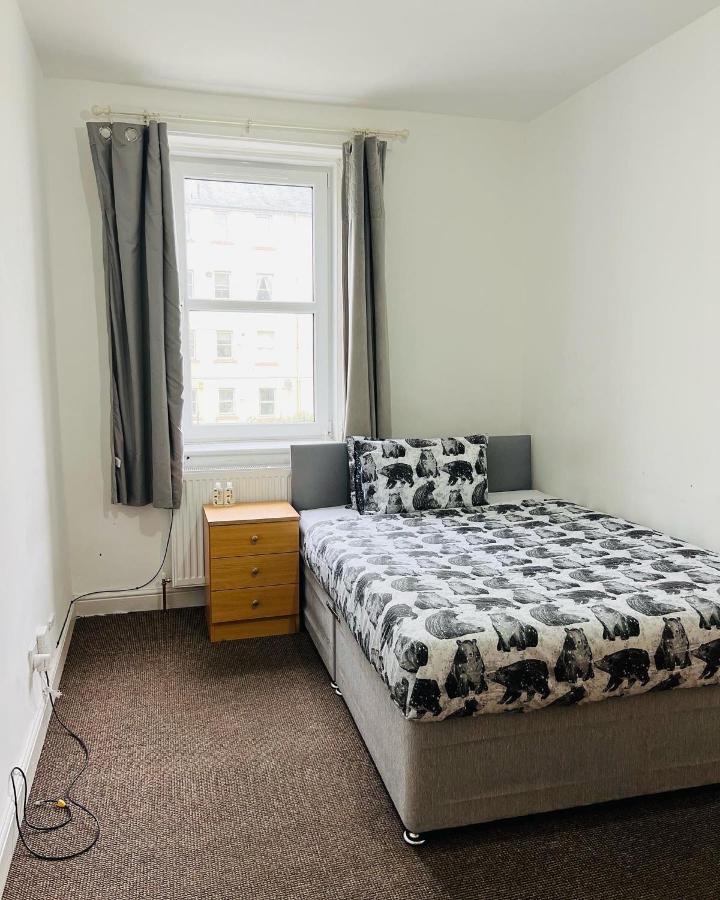 Simple 2Bed Flat In Edinburgh.アパートメント エクステリア 写真