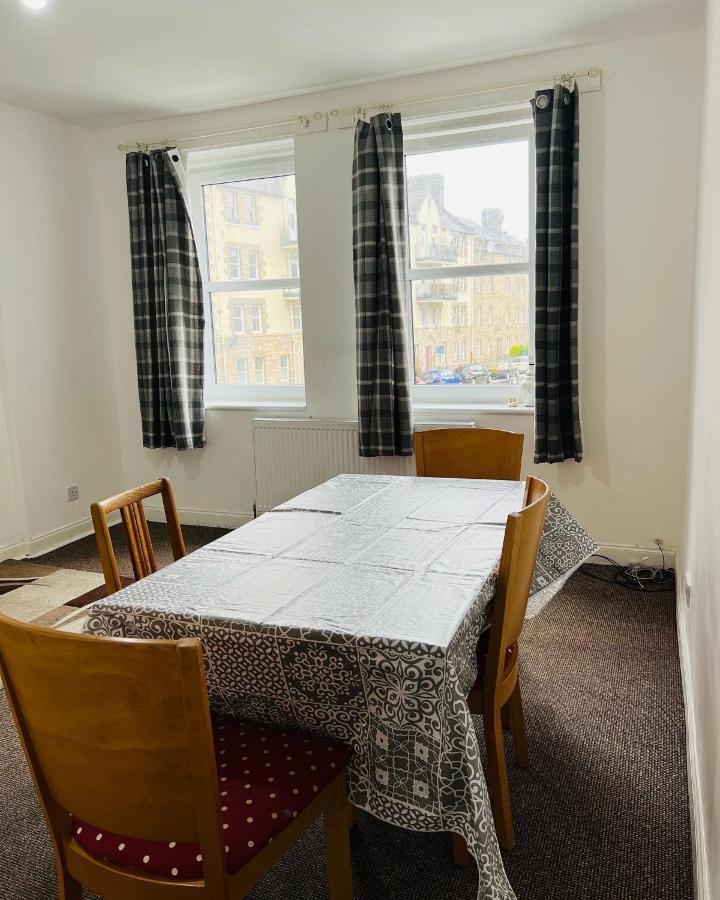 Simple 2Bed Flat In Edinburgh.アパートメント エクステリア 写真